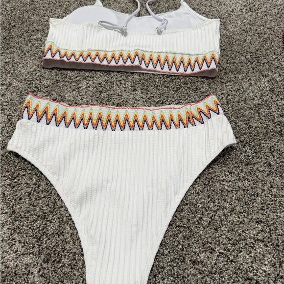 White Ribbed Two-Piece Bikini with Multicolor Zigzag Trim - Size L - Picture 2 of 3